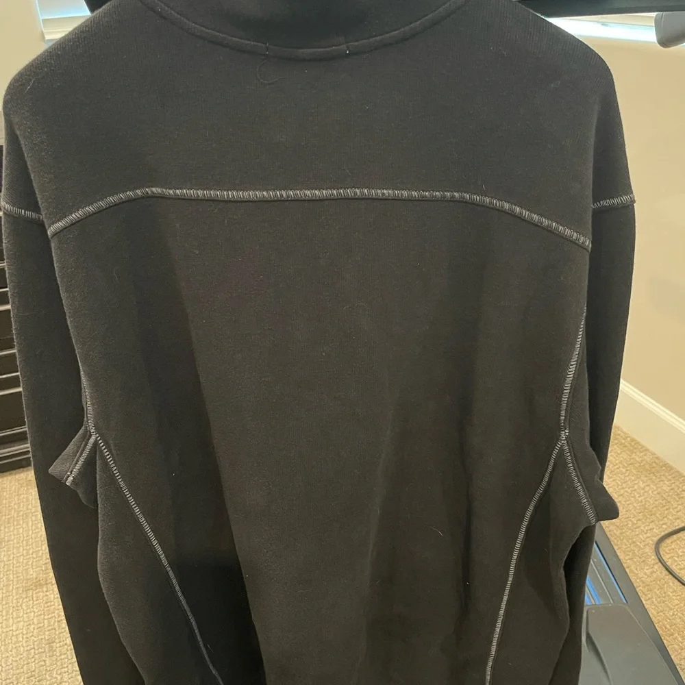 X-Large Black Tommy Bahama Sweater - Picture 3 of 3